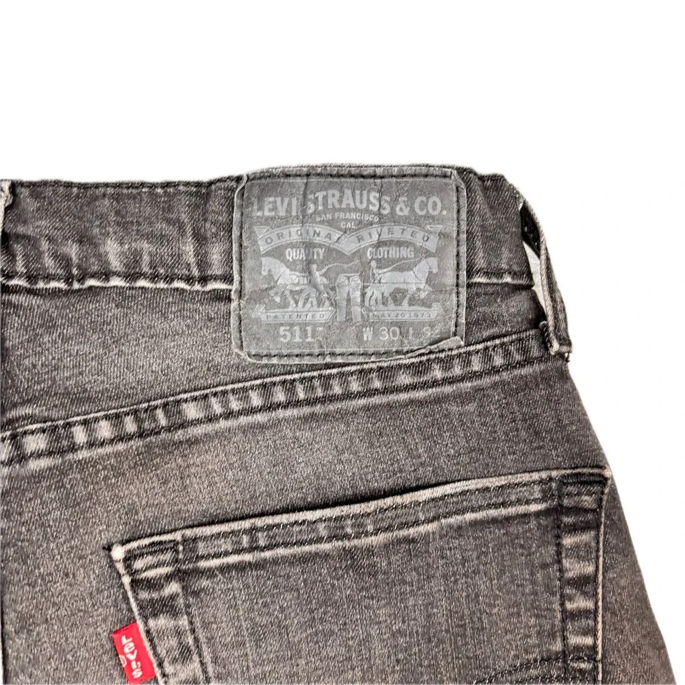 Levis 511 Slim Fit Jeans Mens 30x32 Faded Black Denim 04511-3096 WaterLess